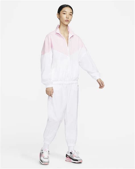 Nike Sportswear Essential Windrunner Women's Woven Jacket. Nike IN