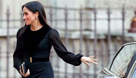 Meghan Markle breaks royal protocol; while her baby bump steals the ...