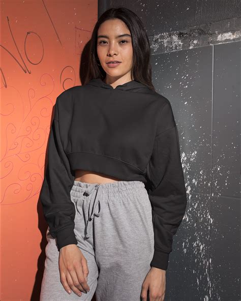 Classic black plain crop hoodie for women | Muselot