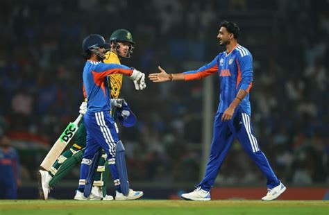 Ishan Kishan takes juggling catch with the gloves to dismiss David ...