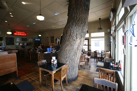 What Is The Restaurant Where You Throw Peanuts On The Floor at Brodie ...