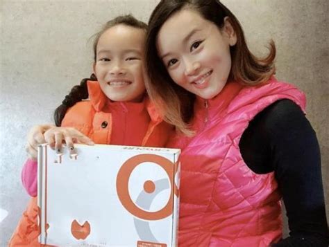 杨子恭喜女儿考进哈佛：她用努力换来成功喜悦_娱乐频道_凤凰网