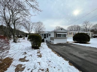 Manufactured Homes in Nashua, New Hampshire | River Pines