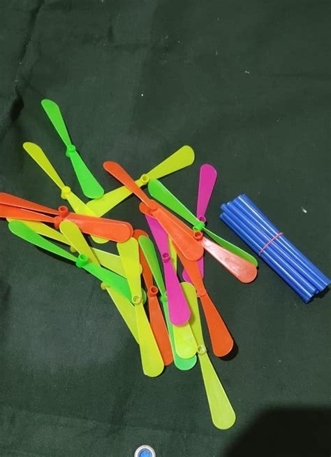 MEGHARSH Flying Spinner 18pc Colorful Dragonfly New Bamboo Copter for ...