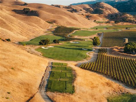 Vineyard Golf: 8 Wine Country Golf Courses Adjacent to Vineyards ...
