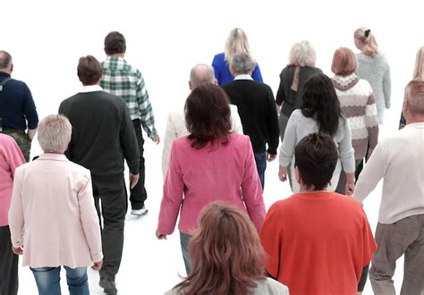 People Walking Back View 的图像结果