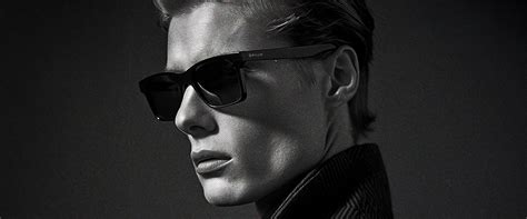 Buy Wayfarer Sunglasses for Men & Women Online in India | OPIUM - OPIUM ...