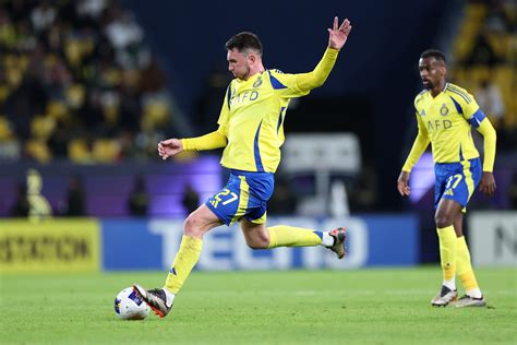 Real Madrid renew interest in Spanish defender who could be available for €15 million - report ...