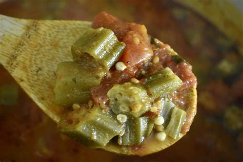 Quimbombó Guisado (Stewed Okra) — The Sofrito Project