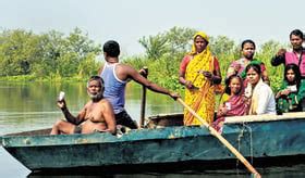 Delhi's voting dips 6%; mercury up at 43C