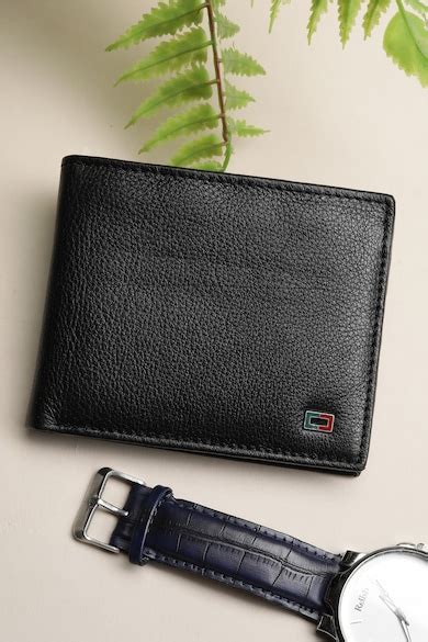 Buy Men Black Textured Genuine Leather Wallet Online - 40067507 | Peter ...
