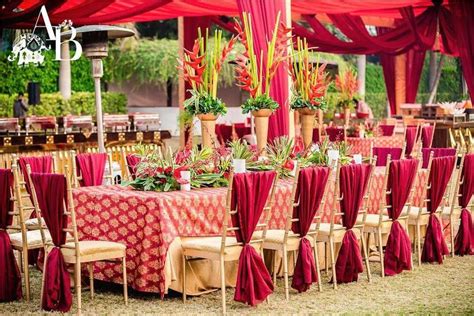 Dazzling Red Combinations That'll Make for a Fairytale Wedding