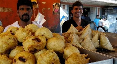 10 Great Snacks At Mumbai Stations To Make Your Commute Better