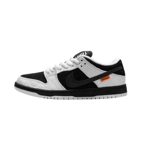 Nike SB Dunk Low TIGHTBOOTH – luxurycultindia