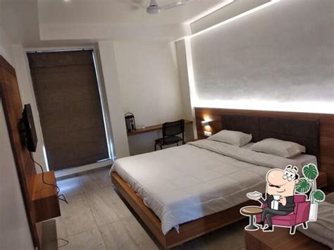 The Bliss Hotel, Kodinar - Restaurant reviews