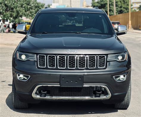 JEEP GRAND CHEROKEE LIMITED 2017 noir | Dakar Luxury Cars