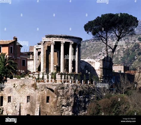 Temple of vesta, tivoli hi-res stock photography and images - Alamy
