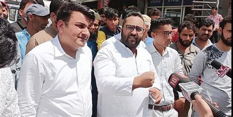 Ramban Congress protests against unscheduled power cuts and shortage of ...