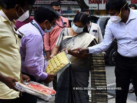 Strengthening public awareness - Madurai begins use of mobile food ...