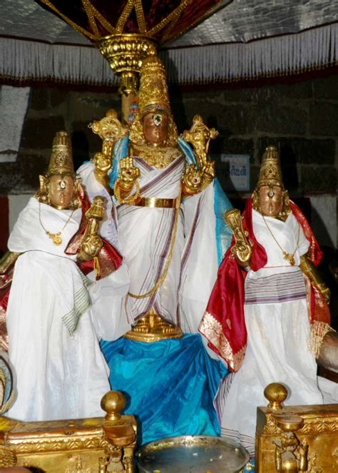 Kairavini karaiyinile - திரு அல்லிக்கேணி குளக்கரையோரம்: Allikkeni ...