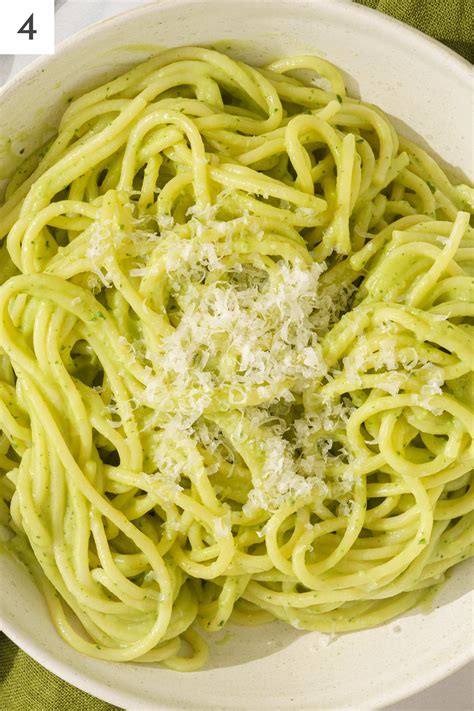 15-Minute Avocado Pasta Sauce - Gathering Dreams
