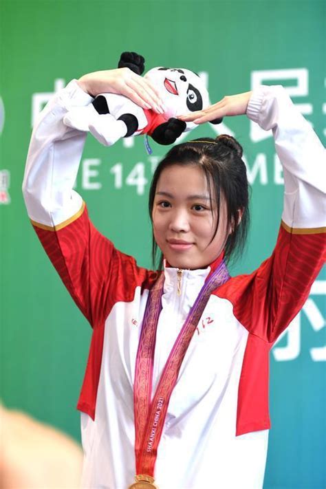 中国选手杨倩摘得东京奥运会首金-侨报网