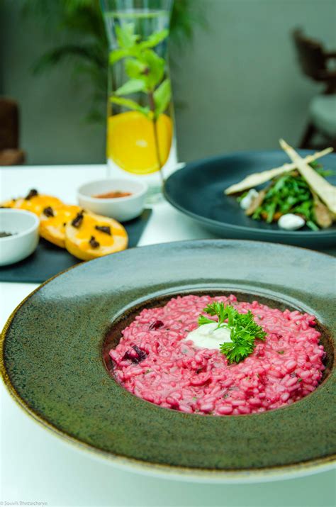 This European Themed Vegetarian Restaurant Believes In Minimalism! | LBB