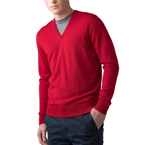 100% Extra Fine Merino V-Neck Sweater // Classic Red (XS) - Johnstons ...