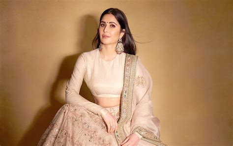 Meaning of Oval Face Shape in Female