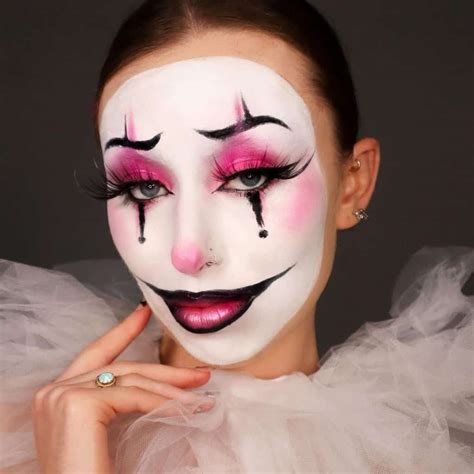 15 Unbelievable Clown Makeup Look Ideas You Have to Try! - Real Beauty ...