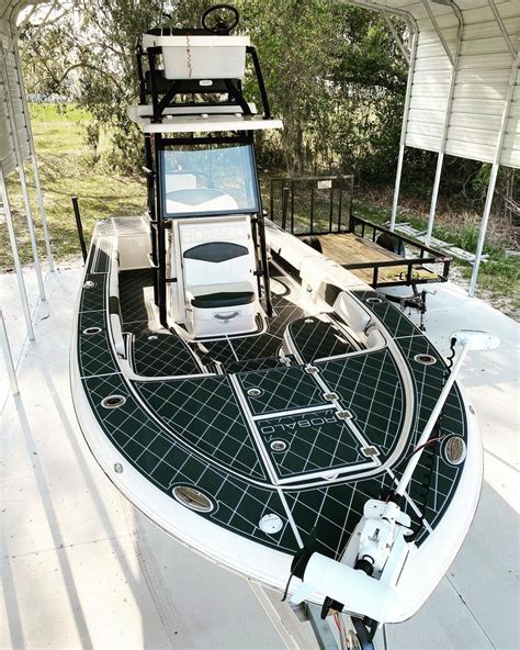 Robalo Center Console Gets SeaDek® Flooring Upgrade – Florida Marine ...
