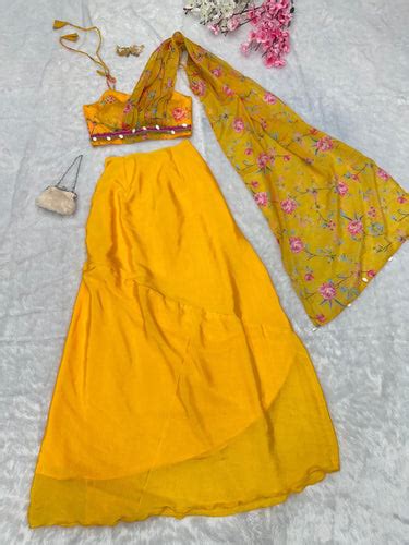 Buy Lehenga Choli Saree Salwar Palazzo Online - Clothsvilla