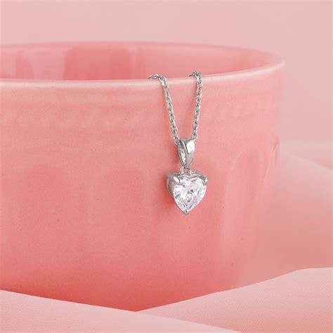 Buy Gold, Silver and Diamond Pendants Online – GIVA