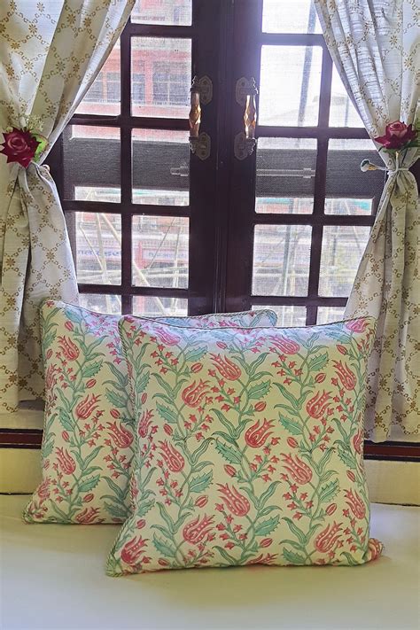 Cyclamen Cushion Cover Set of2