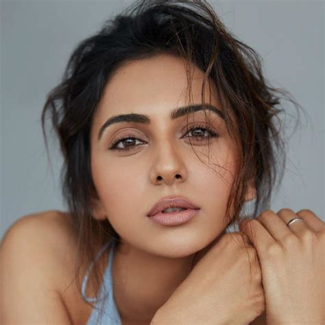 Rakul Preet Singh uses banana face masks and here's how to add the ...