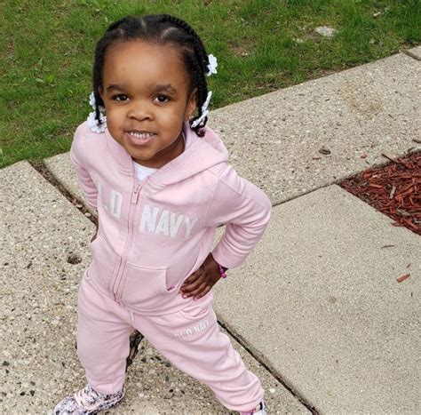 Ellie Unique – Age (24), Height, Real Name, Sister, Net Worth, Family ...