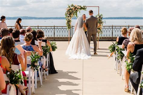 5 CHARMING WATERFRONT WISCONSIN WEDDING VENUES TO MARRY | Wisconsin