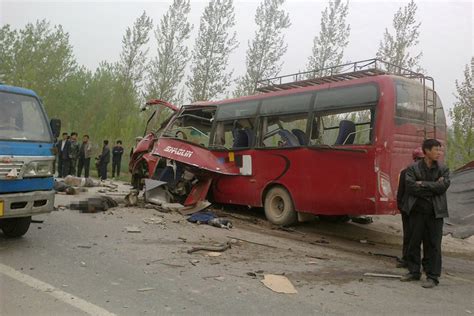 安徽萧县发生特大车祸 已致23人死亡_图片频道_财新网