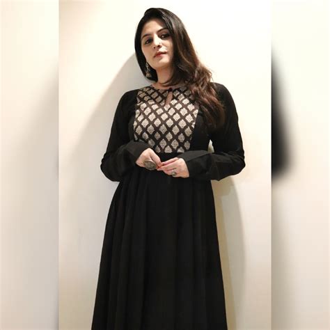 Madhurima Kali side slit Handloom Kurta – Kameez.co