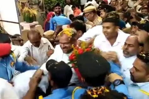 Out On Bail, Rape Accused Former Bishop Franco Gets Welcomed With ...