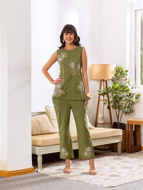 Palm Embroidery Kurta Set – Aadews