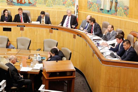 Senate Committee 的图像结果