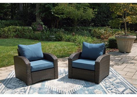 Windglow Outdoor Lounge Chair with Cushion