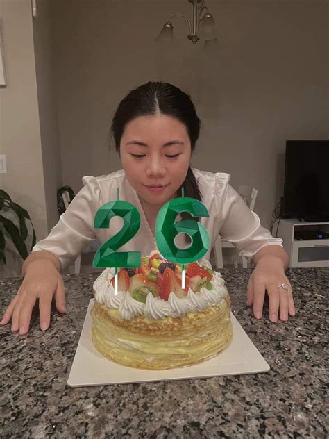 Buy 2.75in 3D Diamond Shape Tall Green 2 Candles, Glitter 2 Green Color ...