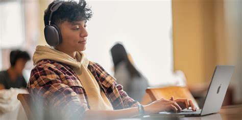 Education - College Students - Michael Parekh - Apple (IN)