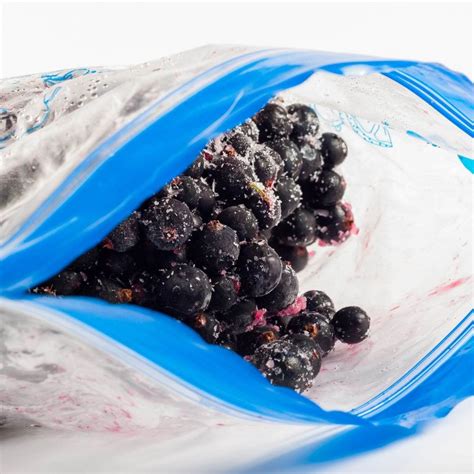 How to Freeze Blueberries (For Any Use)