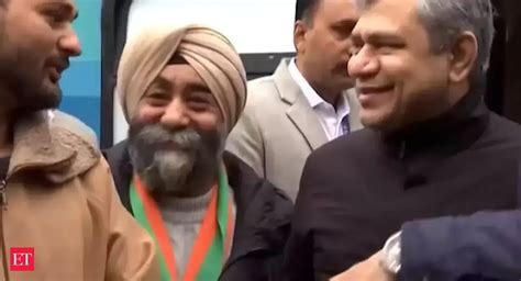 budgam: J&K: Ashwini Vaishnaw inspects Budgam-Baramulla train, takes ...