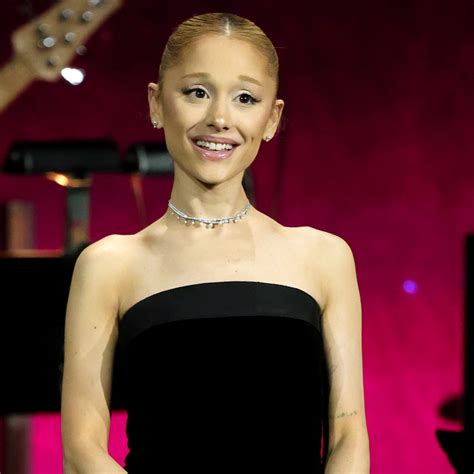 Ariana Grande Lichtbruin Haar Ariana Grande Goes Back To Brunette: See