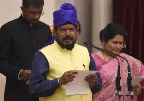 Union minister Athawale pins slap attempt on inadequate cop - IBTimes India