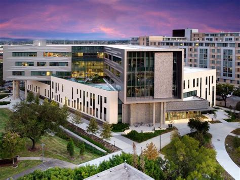 University of Houston debuts new ultramodern legal center named for ...
